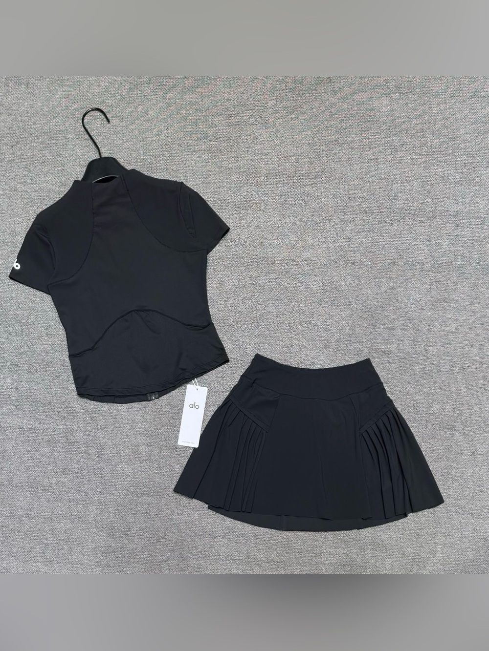 Alo Black Zip-Up Athletic Top + Skort Set - Picture 2 of 6